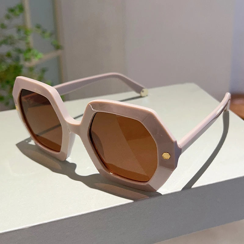Melissa | Trendy schildvormige zonnebril met gedurfde stijl