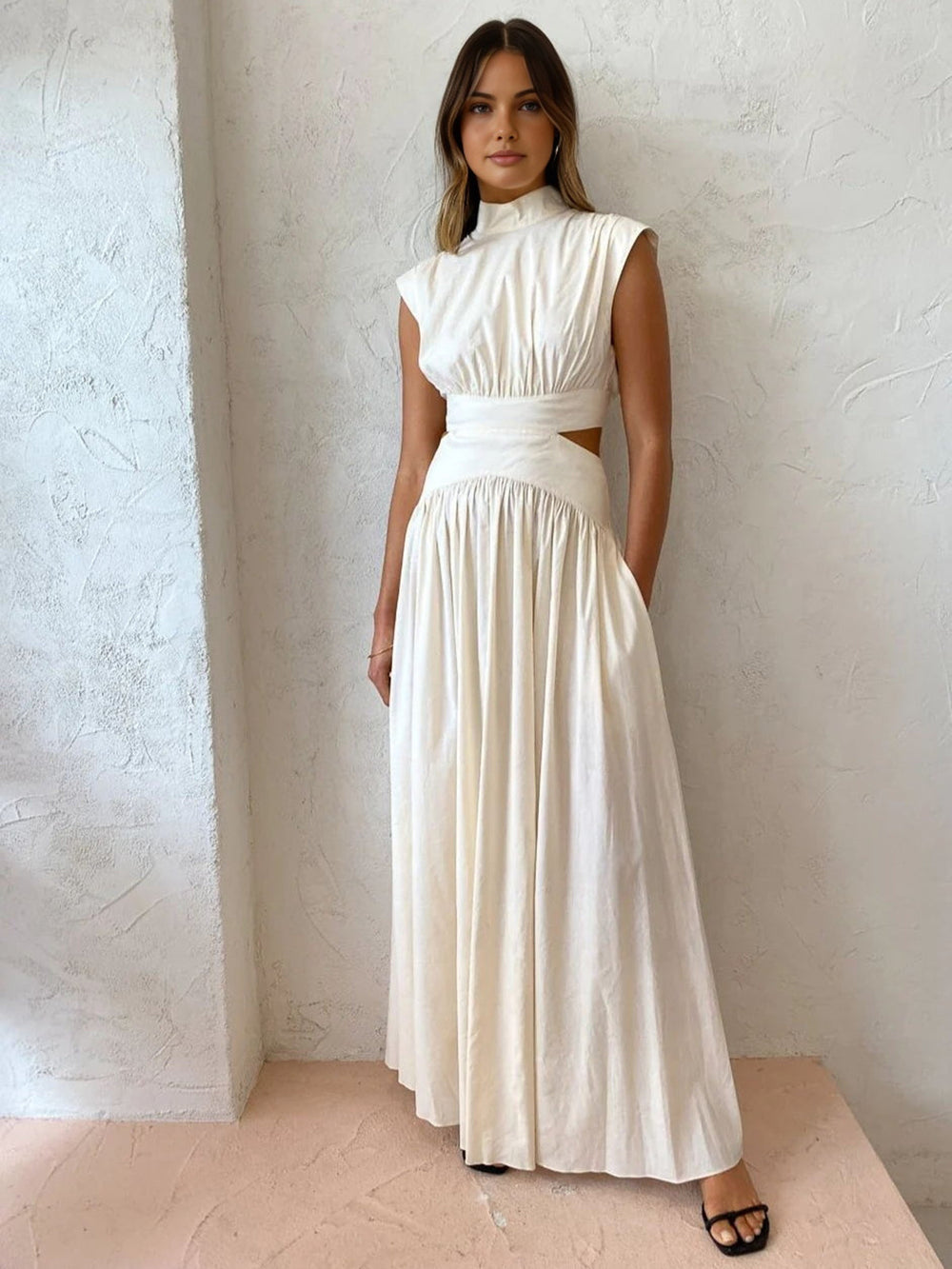 Rafaela | Lange mock neck jurk met cut out en hoge hals