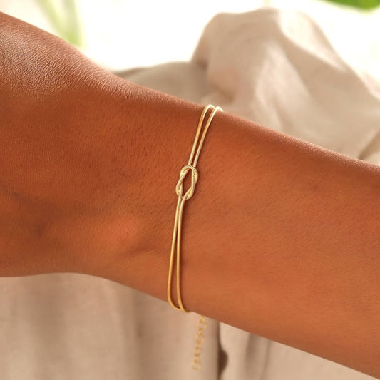 Roselle | Minimalistische armband met liefdesknoop